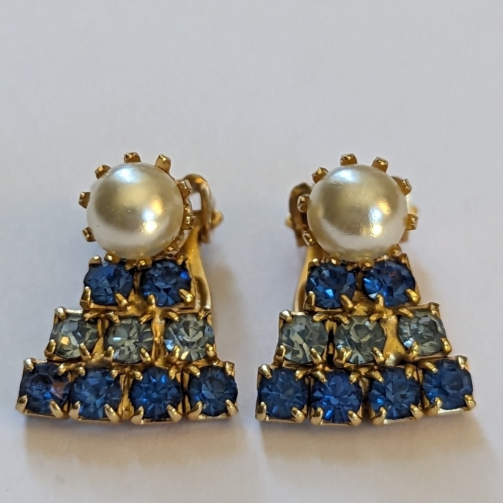💙 Vintage earrings faux pearl Blue rhinestone 1" clip gold tone fan shape
